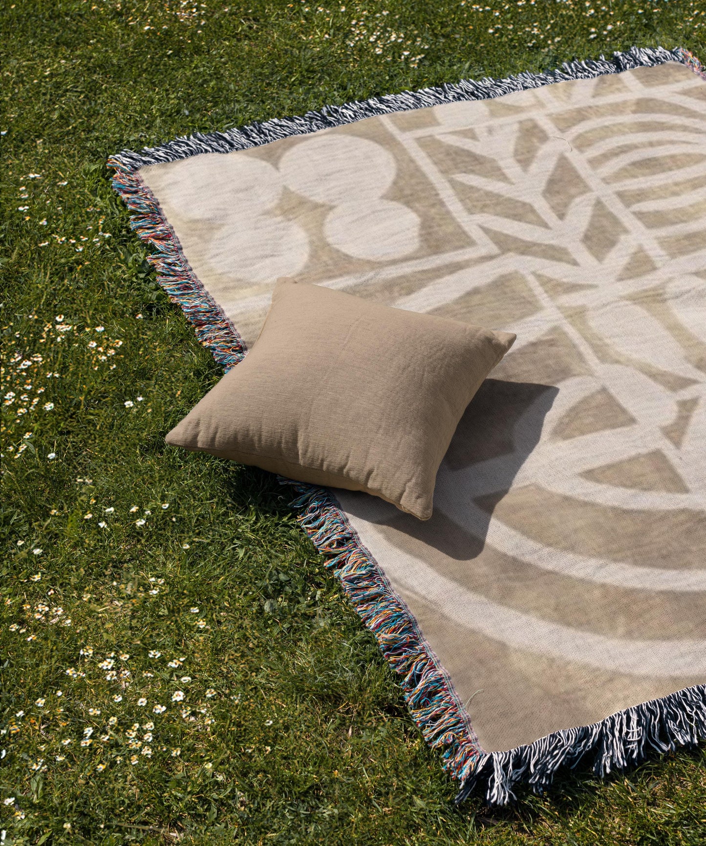 Throw Blanket Set - Modern Home Decor with Cozy Woven Cotton & Geometric Floral Design