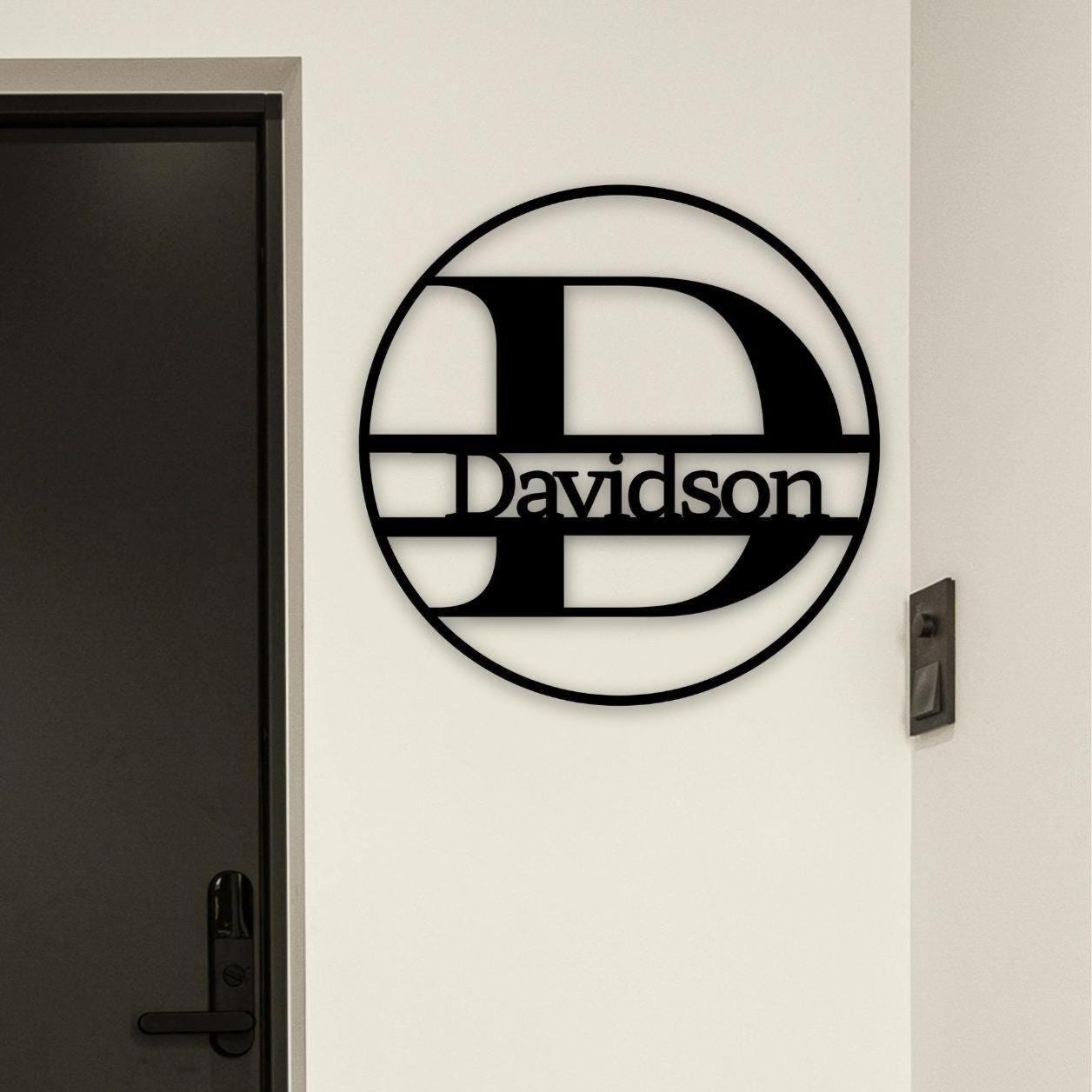 Round Metal Door Sign - Rustic Welcome Sign With Personalized Door Plaque