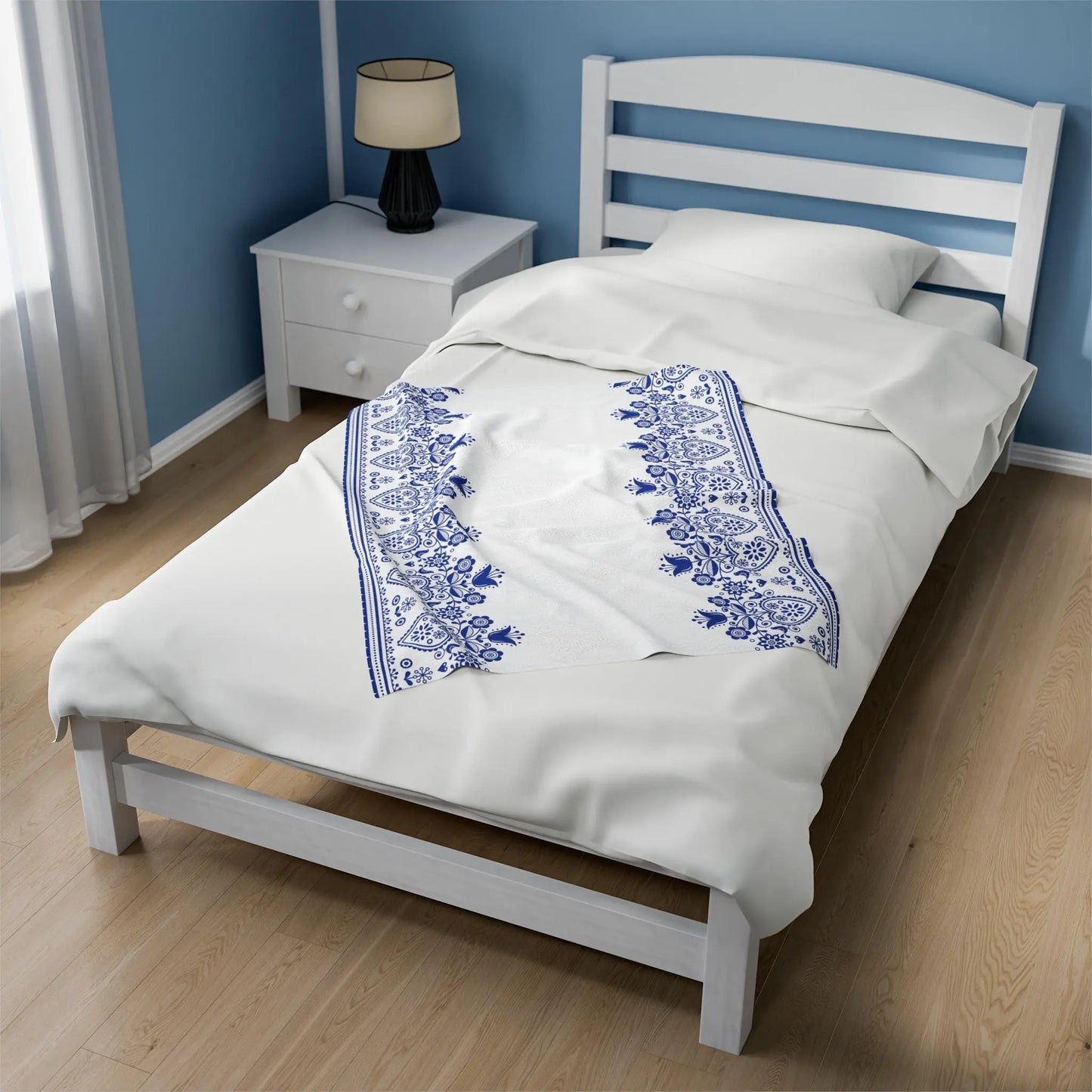Soft Plush Blanket – Cozy Floral Sofa Throw with Blue Tulip Pattern | Scandi Home Decor