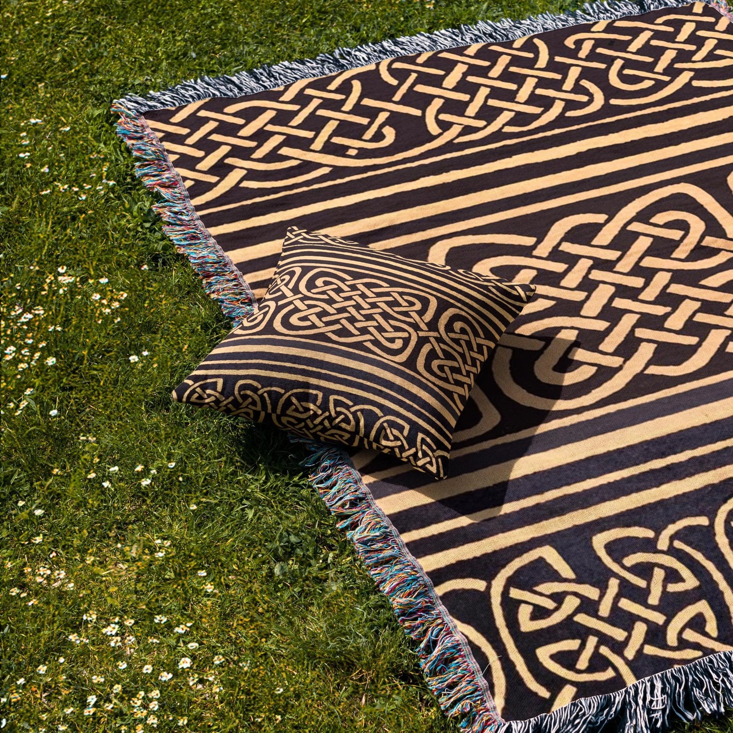 Irish Eternity Knot Blanket - Cotton Woven Throw with Colorful Fringed Edges