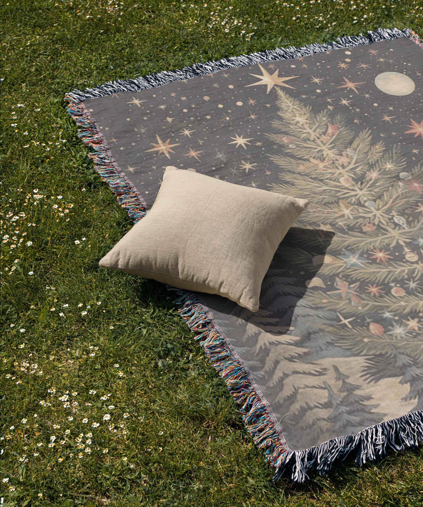 Christmas Tree Blanket - Cozy Woven Cotton Throw With Festive Fringed Edges - timelessbohochic.com