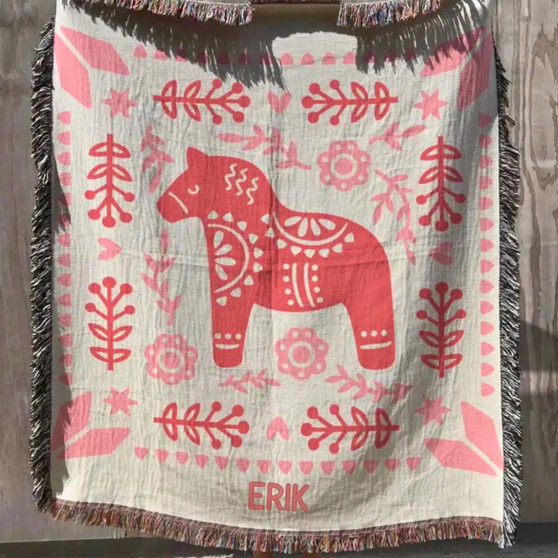 Dala Horse Blanket – Scandinavian Woven Throw | Cozy Nordic Bedspread Gift