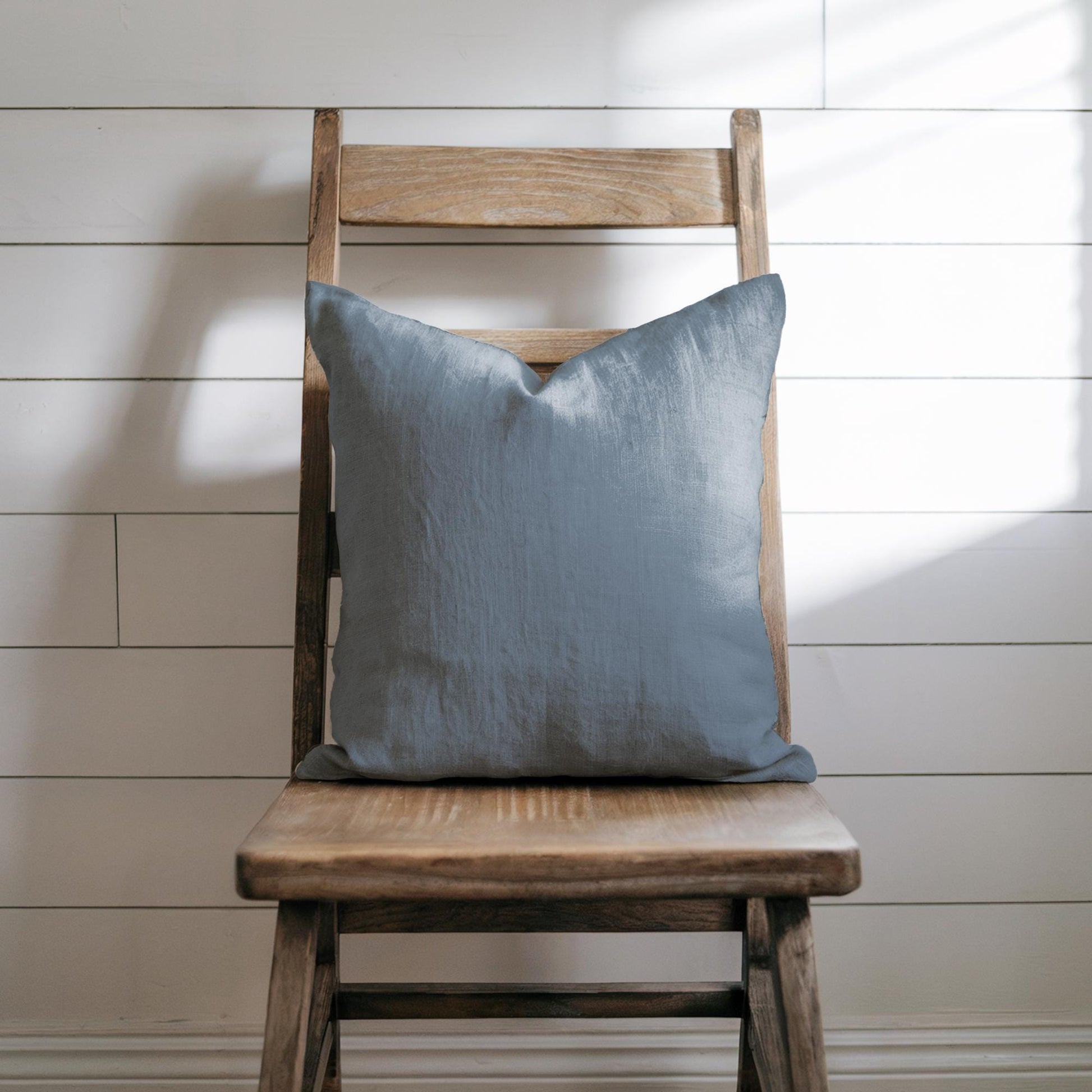 Modern Throw Blanket Set | Cozy Couch Throw with Striped Dot Pattern & Decorative Cushion Cover